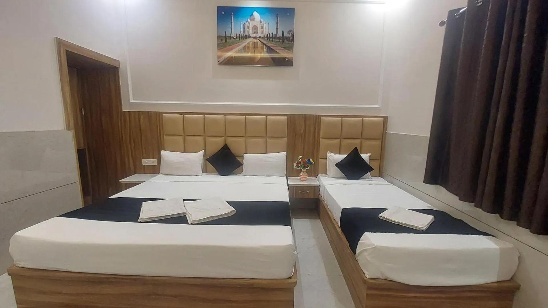 Kwatera prywatna Apartament Taj Belleza Vista By Trippizo Agra  Indie