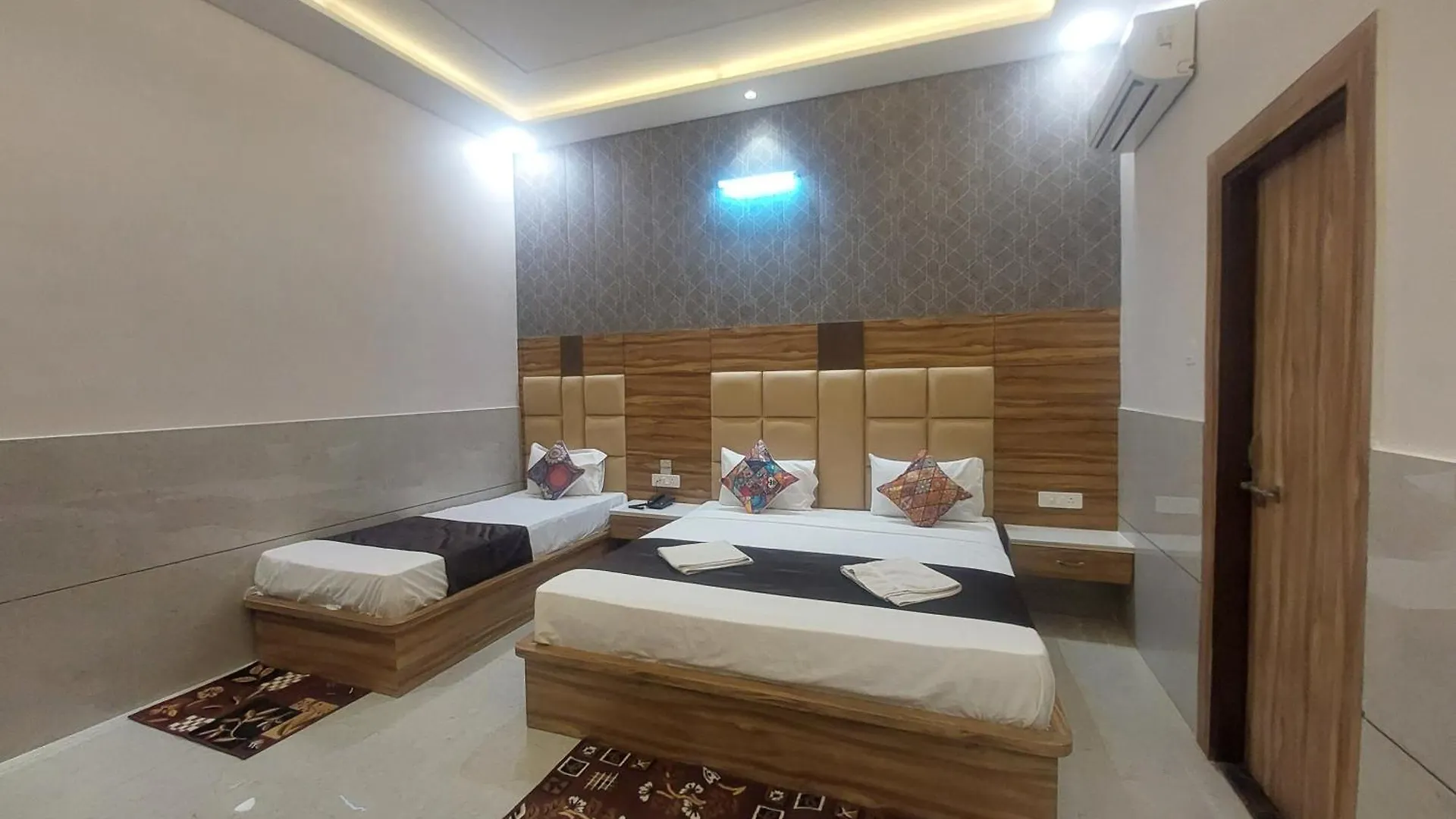 Apartament Taj Belleza Vista By Trippizo Agra  Indie